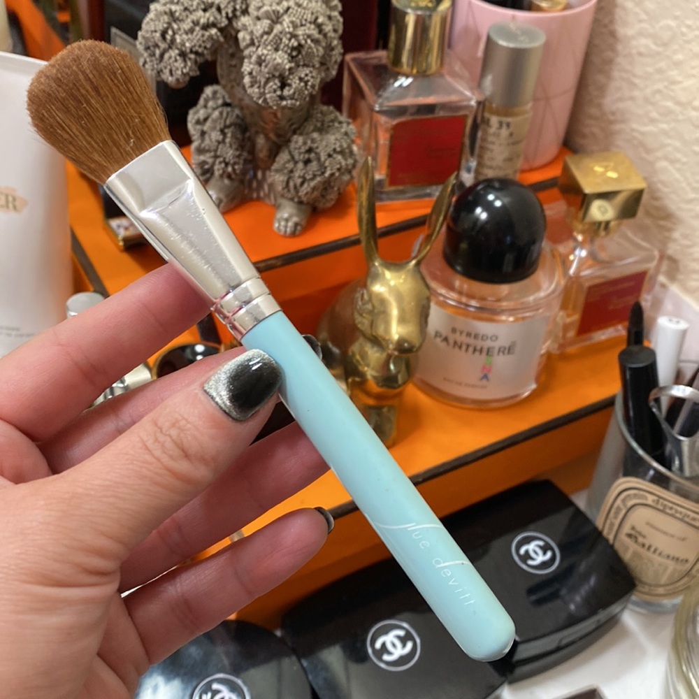 Sue Devitt  brush FUDE haha u missed out!